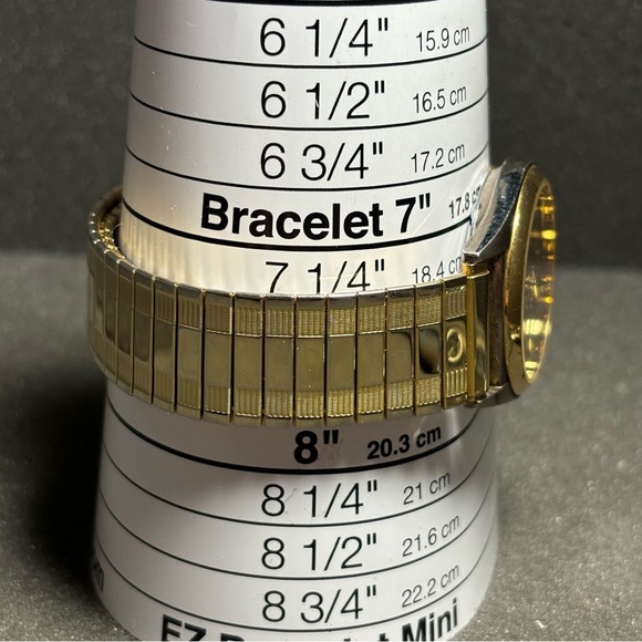 Vintage Mens Armitron 2 Tone Quartz Watch with Day/Date Expandable Strap Working - Picture 6 of 7